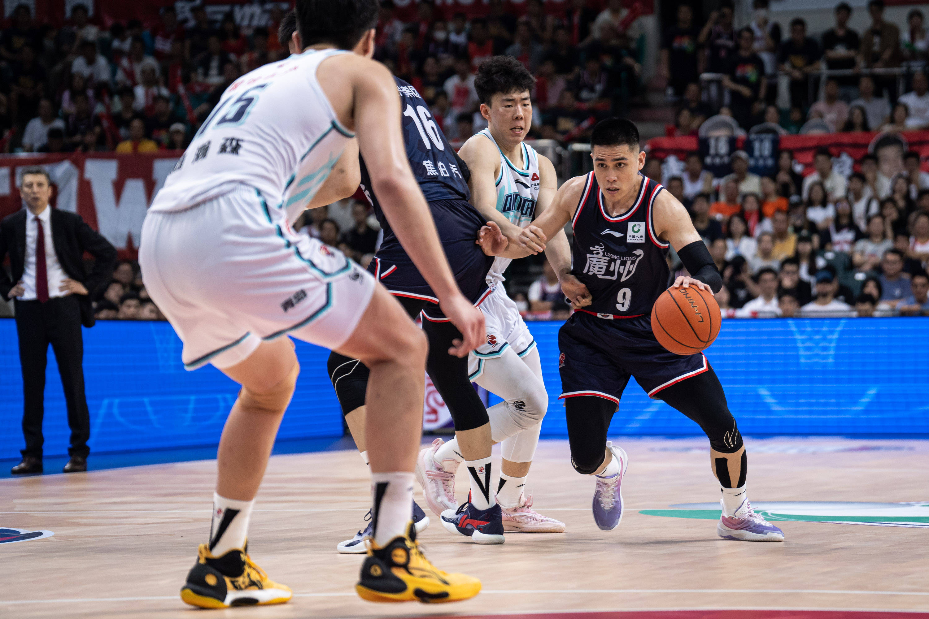 亚博-包含CBA季后赛集结日走向成谜，瓦伦西亚队长鼓劲，媒体盛赞，临场指挥获称赞的词条-亚博